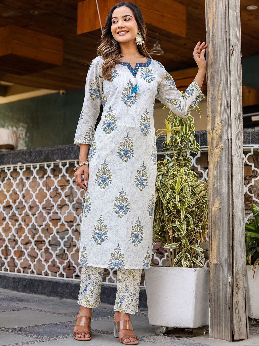 

Benaaz Floral Printed Notch Neck Pure Cotton Straight Kurta with Trousers & Dupatta, Off white