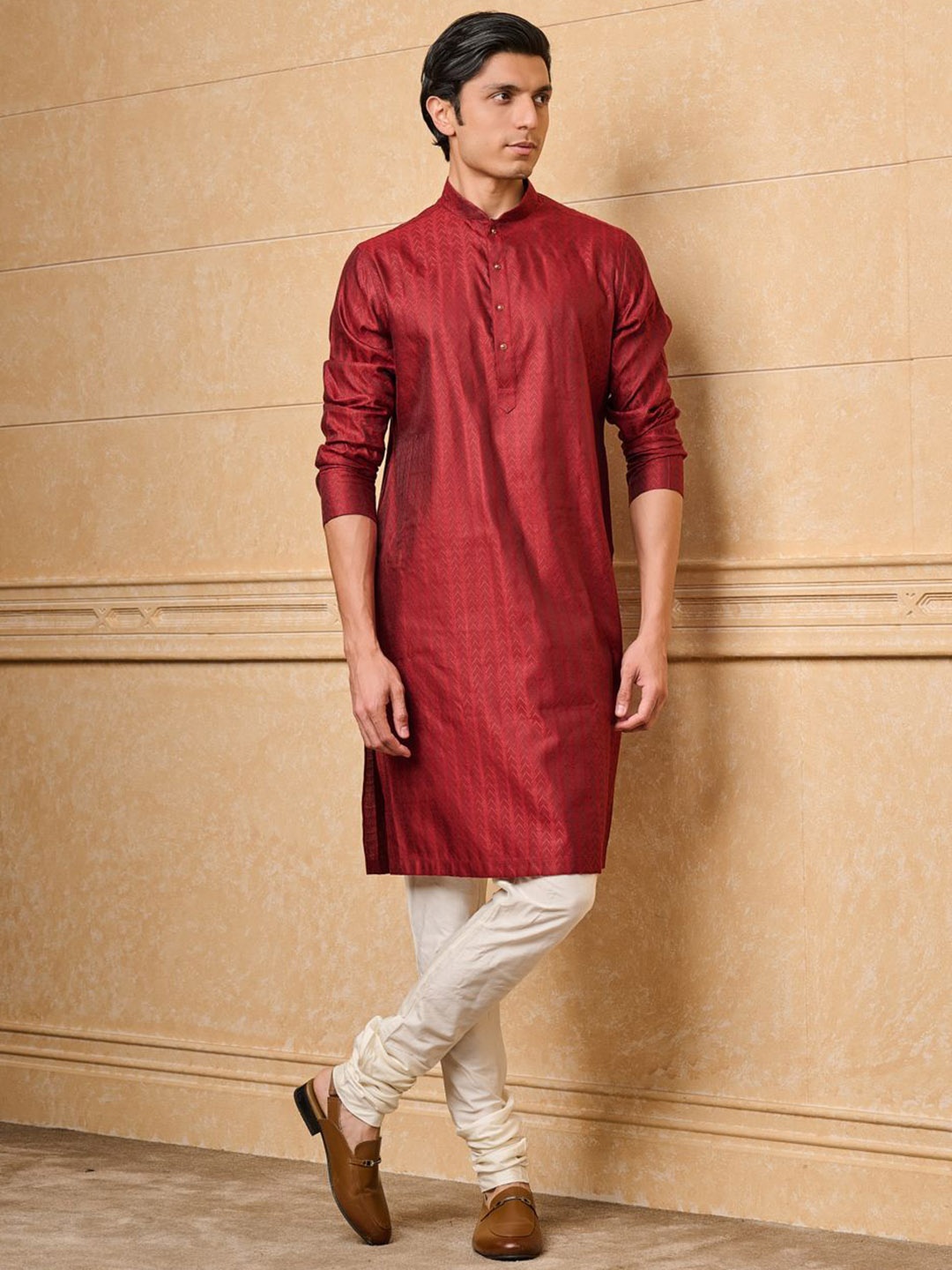 

Tasva Chevron Woven Design Mandarin Collar Regular Kurta With Churidar, Maroon