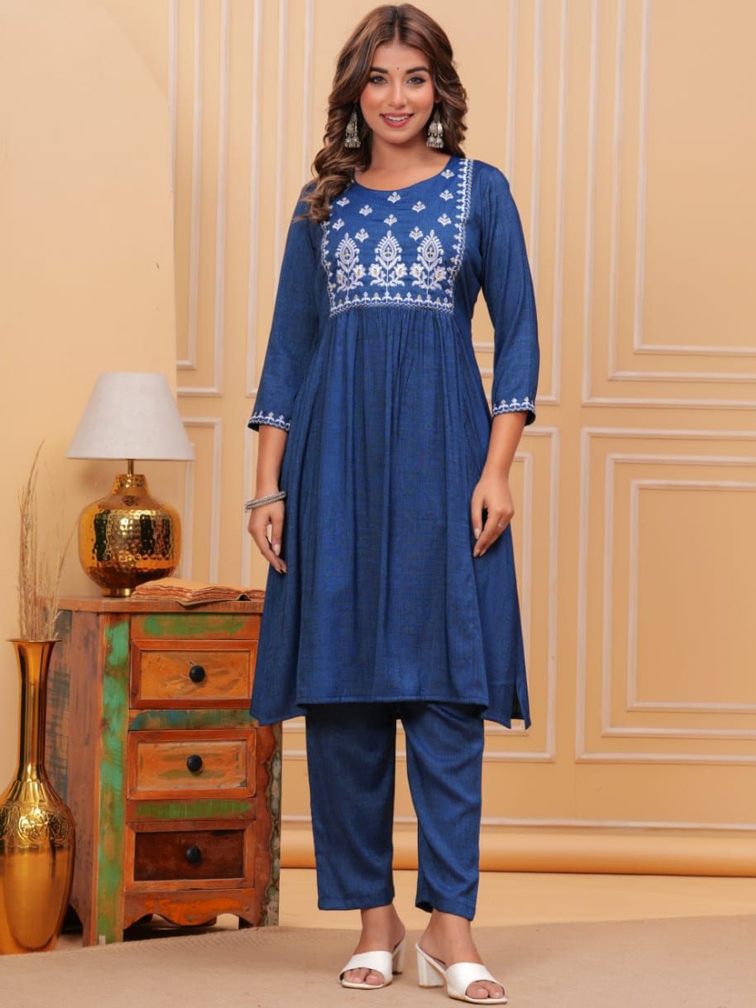 

SIDDHANAM Ethnic Motifs Embroidered Pleated Thread Work Anarkali Kurta with Trousers, Navy blue