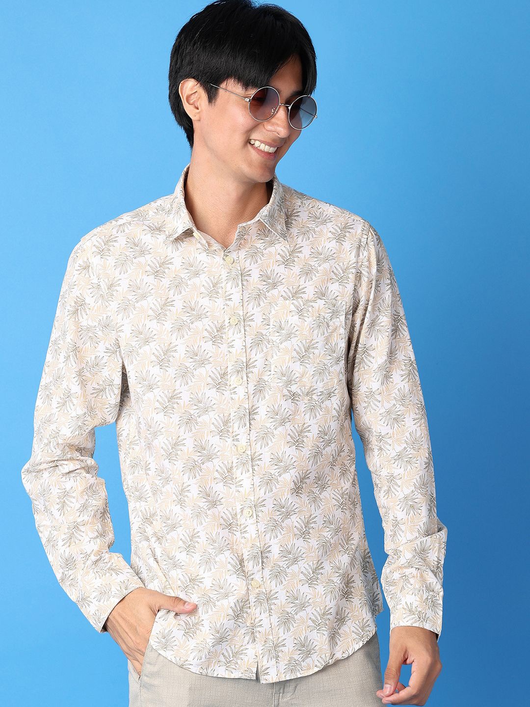 

V-Mart Men Classic Spread Collar Floral Checked Cotton Casual Shirt, Beige