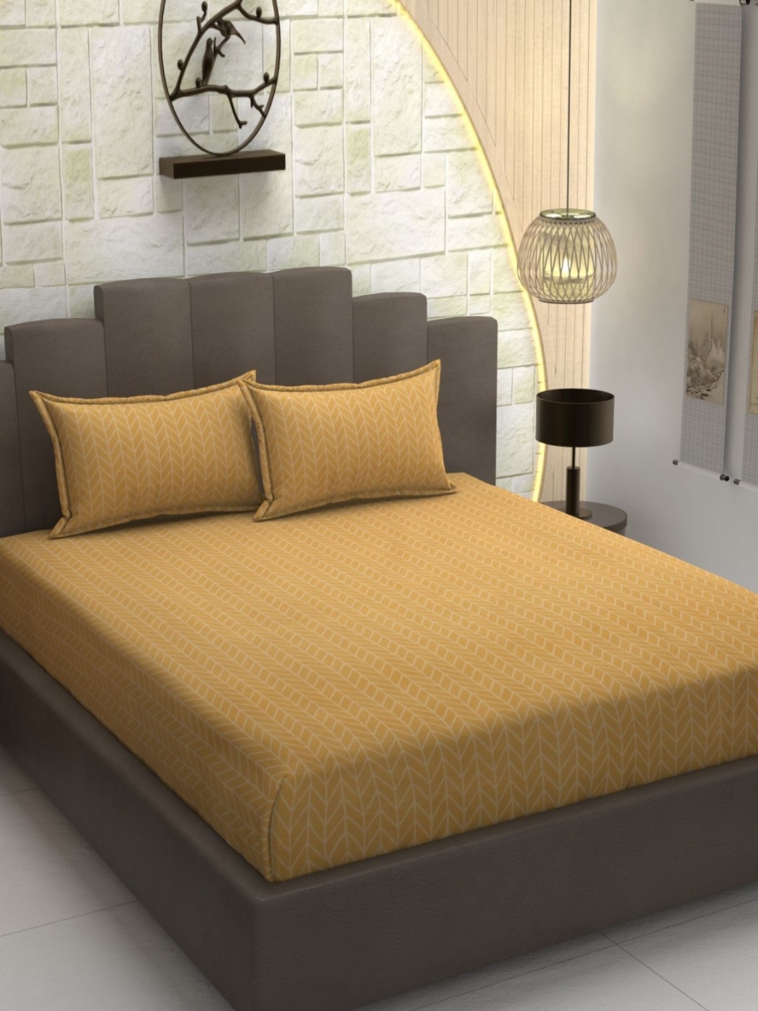 

AaHo Decor Yellow Geometric 300 TC Double King Fitted Bedsheet with 2 Pillow Covers