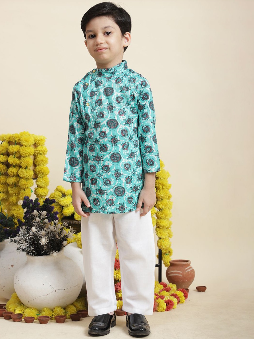 

Cutiekins Boys Ethnic Motifs Printed Mandarin Collar Straight Kurta With Pyjamas, Turquoise blue