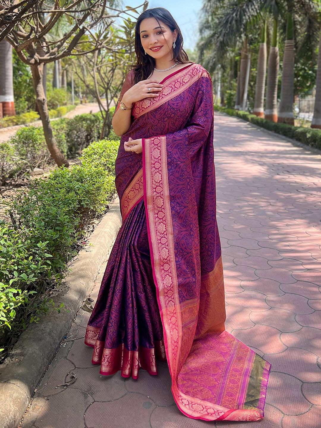 

Panzora Woven Design Zari Banarasi Saree, Pink