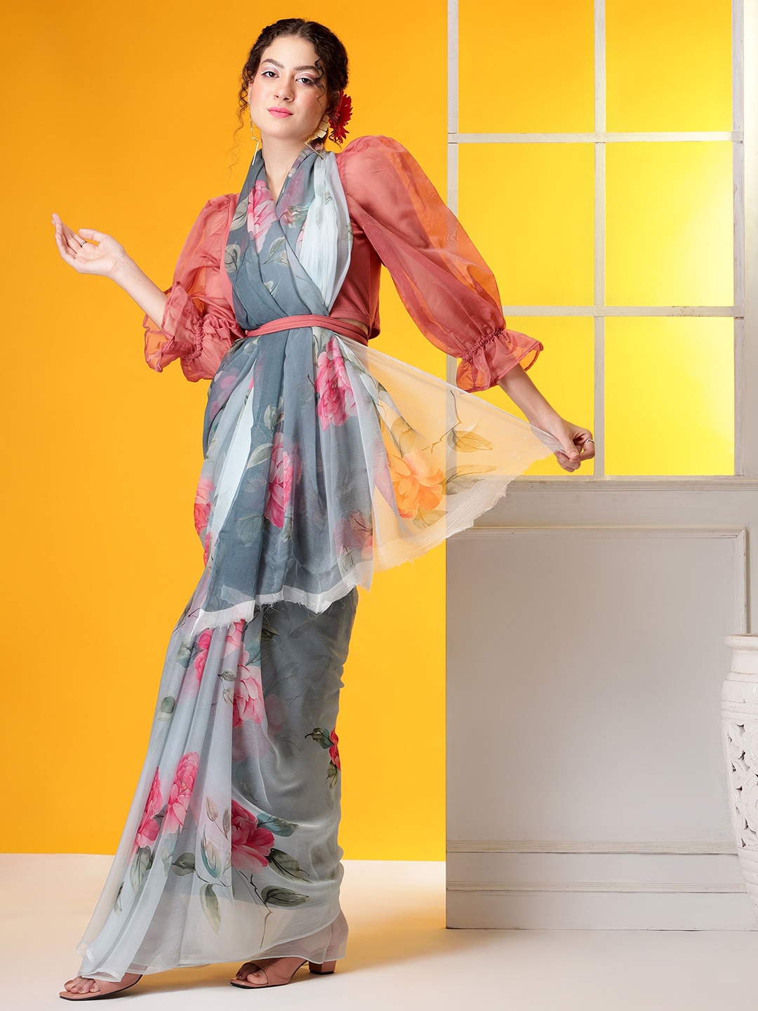 

REETI OF PRINTS Floral Printed Pure Chiffon Saree With Unstitched Blouse Piece, Grey