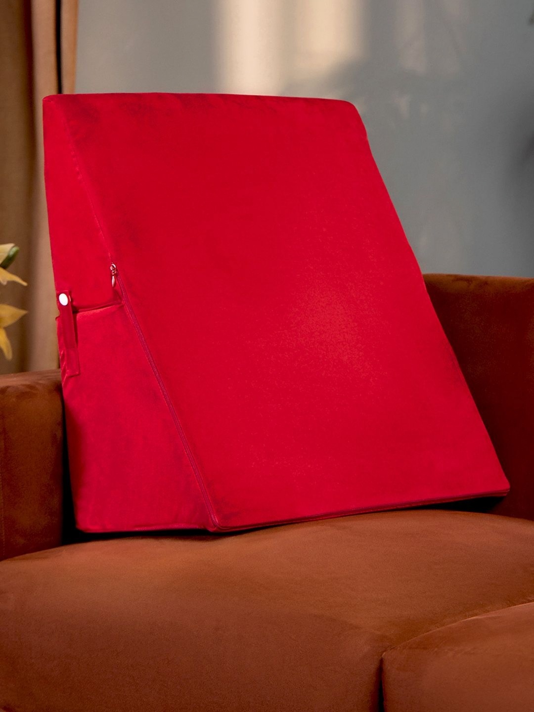 

UrbanBed Red Polycotton Therapedic Pillow