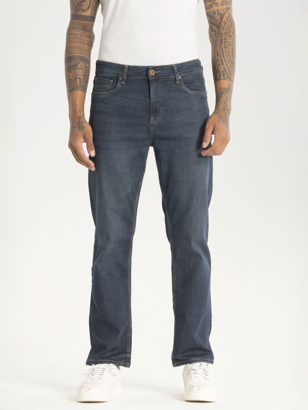

Snitch Men Comfort Relaxed Fit Light Fade Stretchable Jeans, Blue