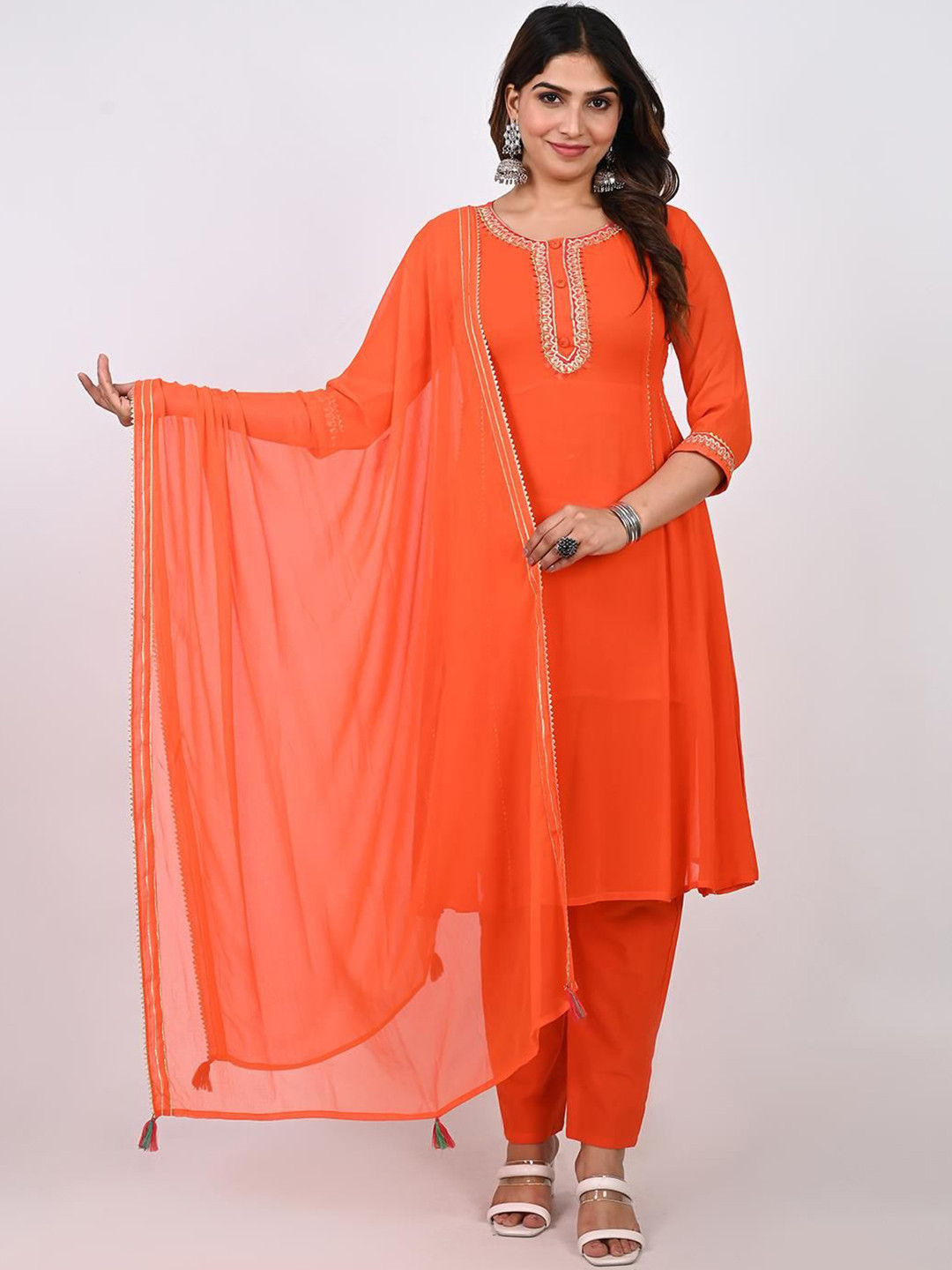 

KAVITA GUPTA Ethnic Motifs Embroidered Anarkali Kurta with Palazzos & With Dupatta, Orange