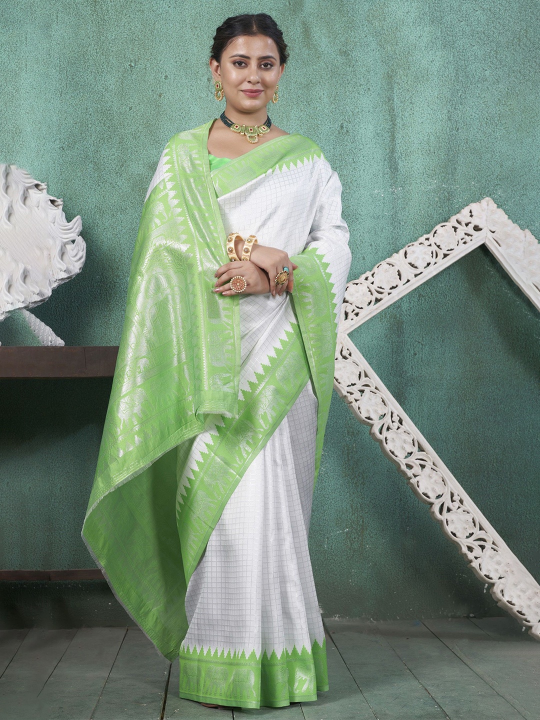 

KAYOMMI women Ethnic Motifs Zari Kanjeevaram Saree, Green