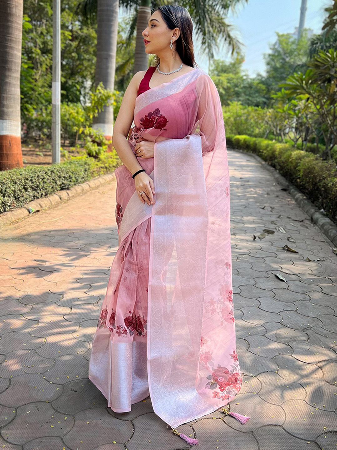 

Ishin Floral Zari Organza Saree, Pink