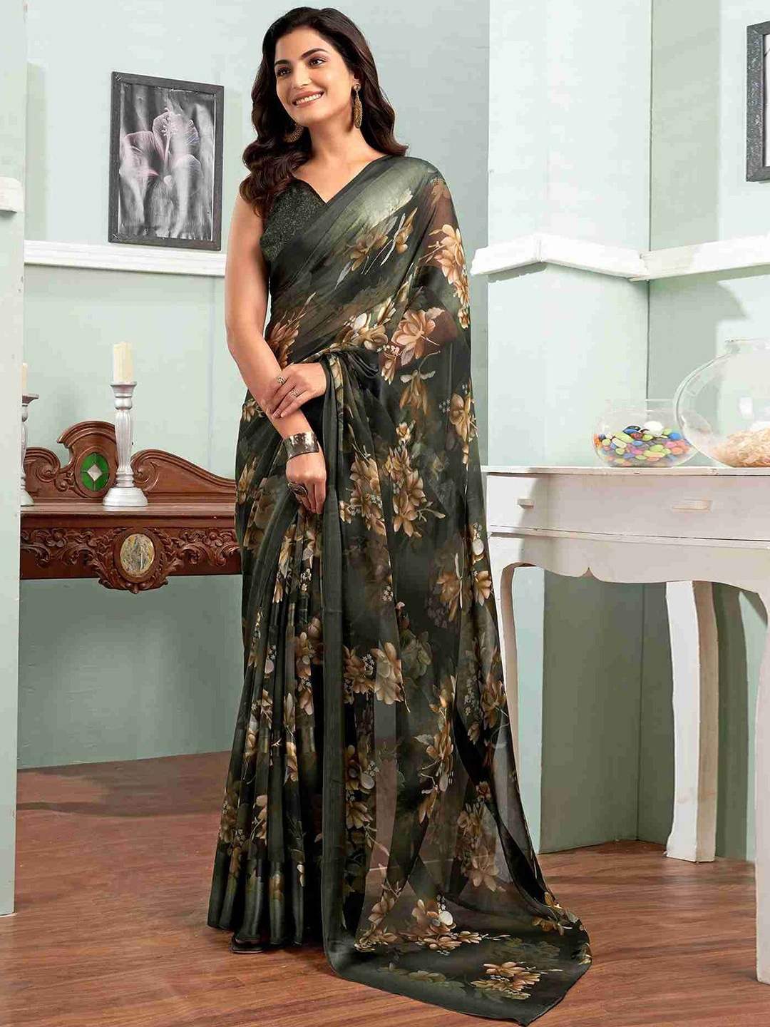 

Sanwariya Silk Floral Printed Zari Maheshwari Saree, Green