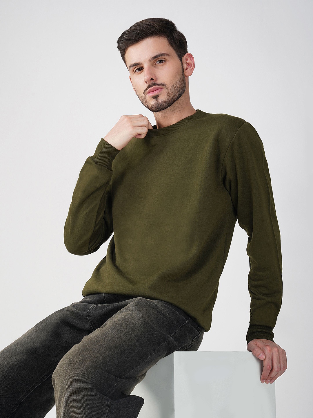 

The Roadster Lifestyle Co. Men Solid Round Neck Cotton Pullover Sweatshirt, Green
