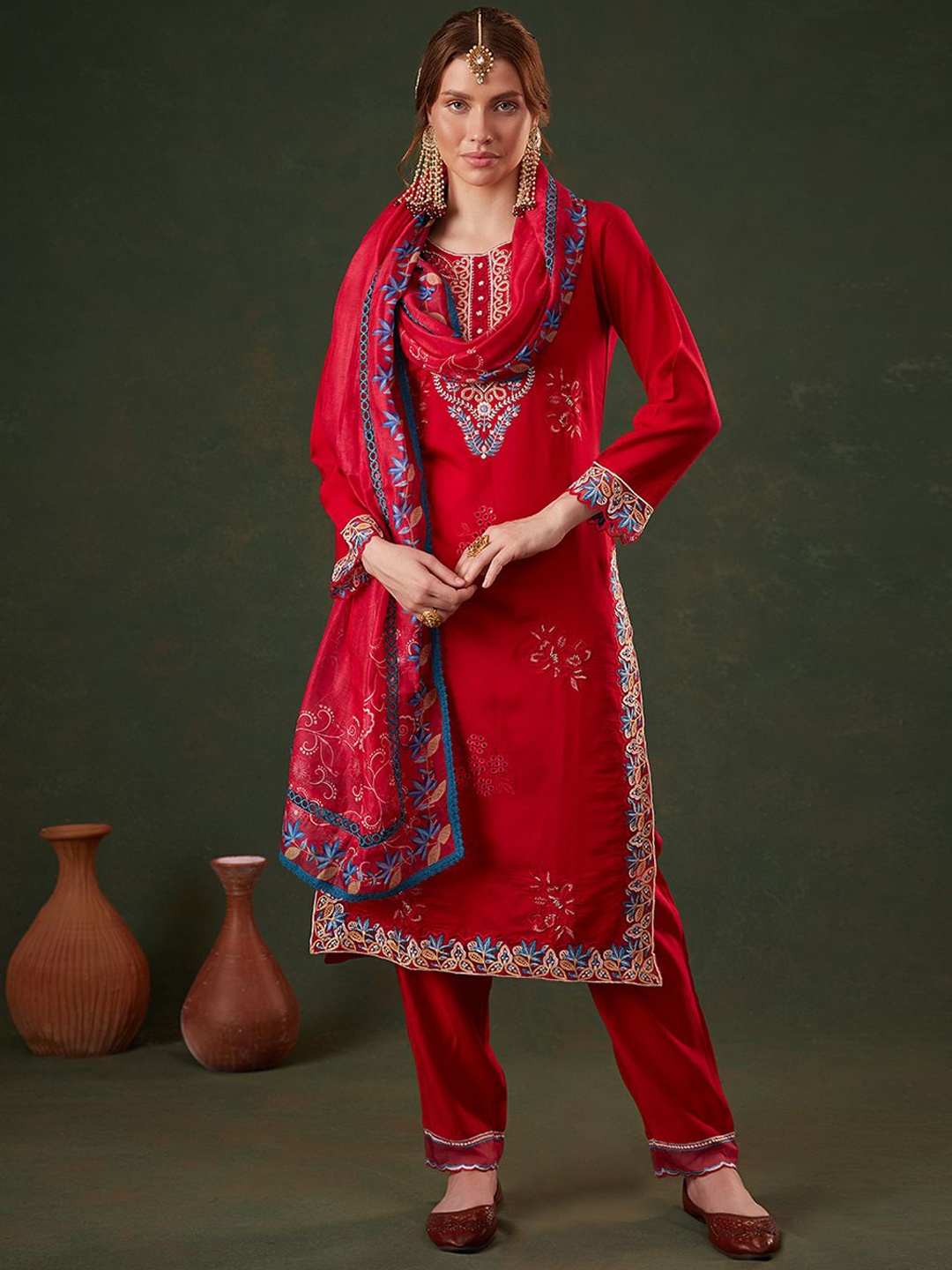 

HEEPOSH Floral Embroidered Straight Kurta with Trousers & Dupatta, Red