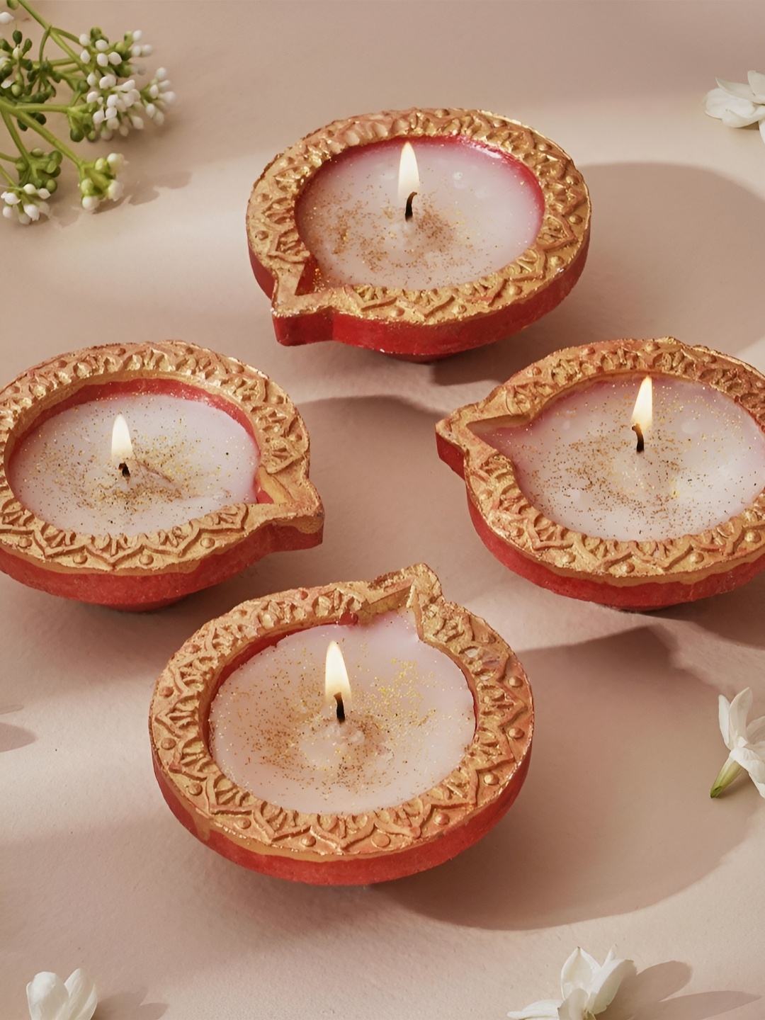 

Aromatic Fables White & Red 4 Pieces Textured Scented Diya Candles