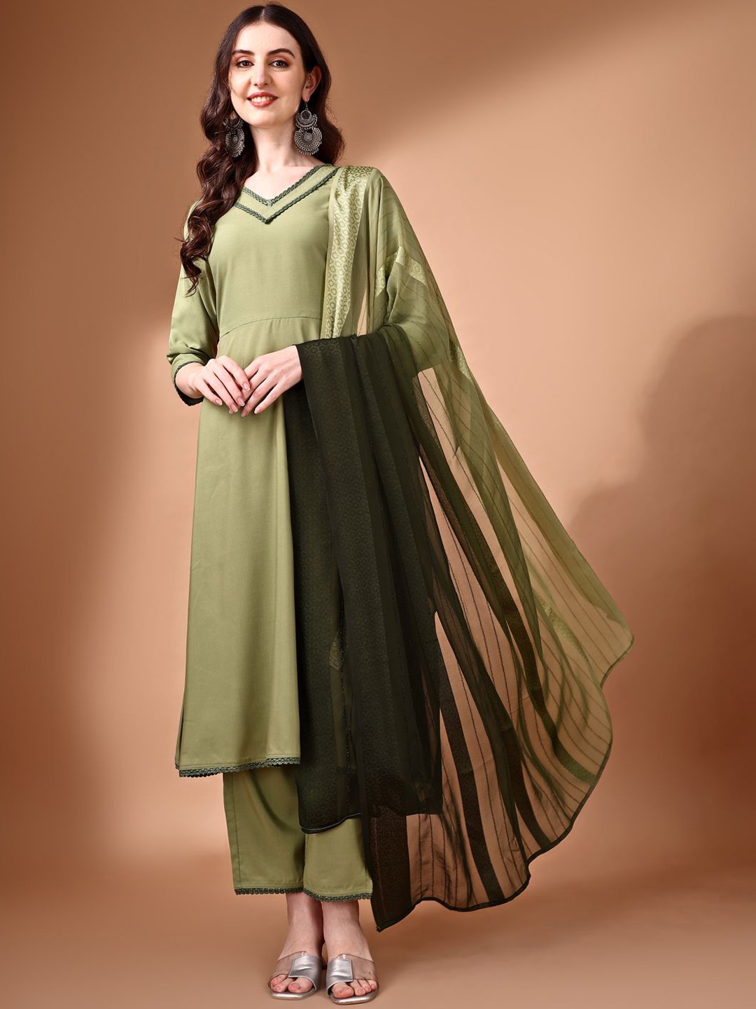 

KALINI V Neck Gotta Patti Anarkali Kurta with Palazzos & Dupatta, Green