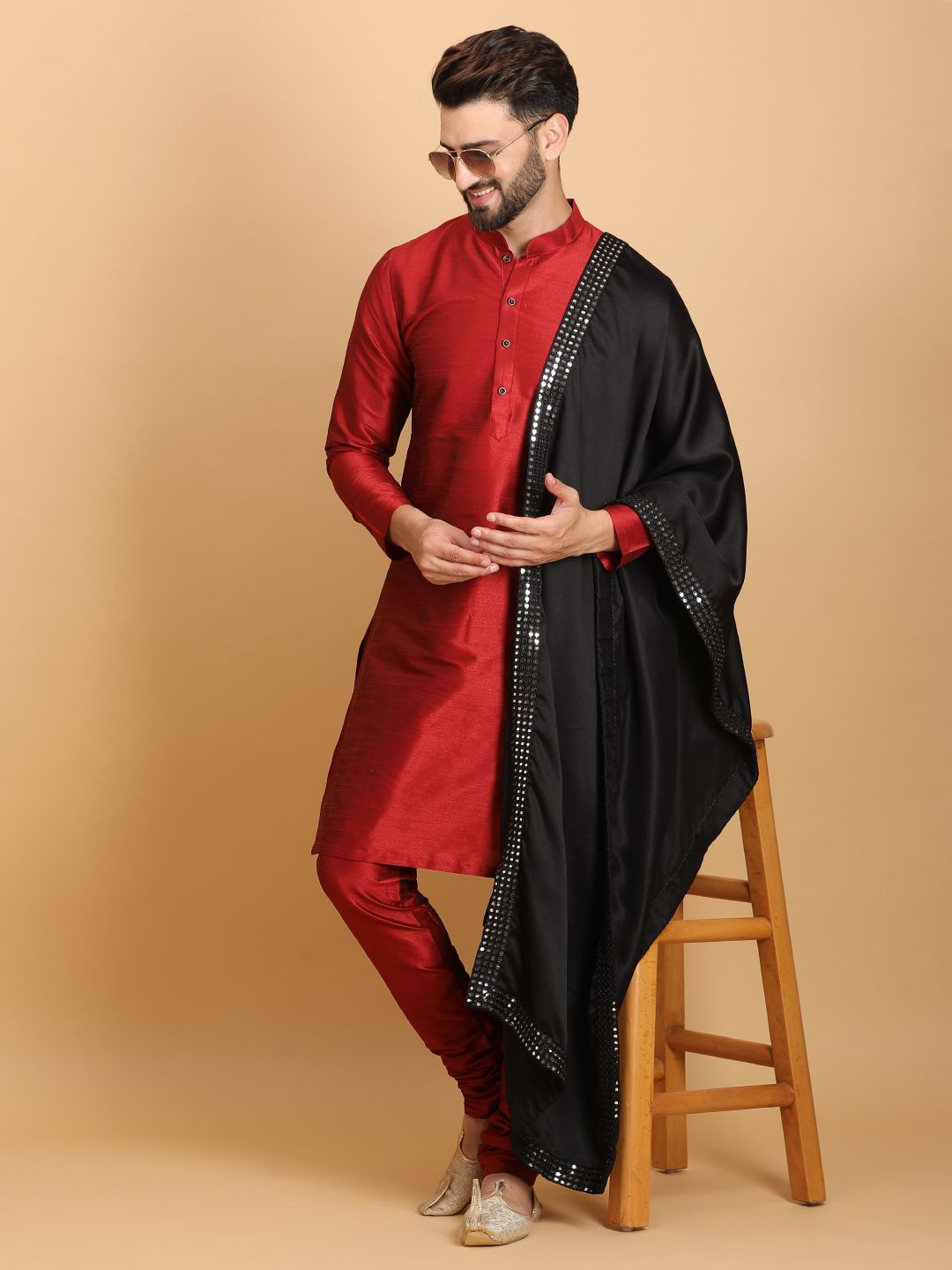 

Ethluxis Mirror Work Dupatta, Black