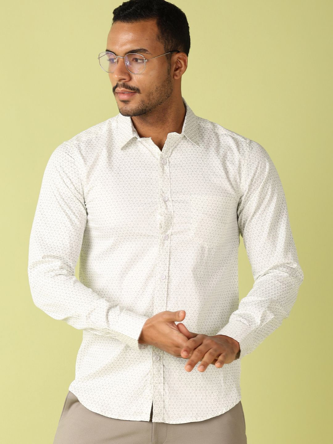 

V-Mart Men Classic Spread Collar Micro Ditsy Checked Slim Fit Casual Shirt, Beige