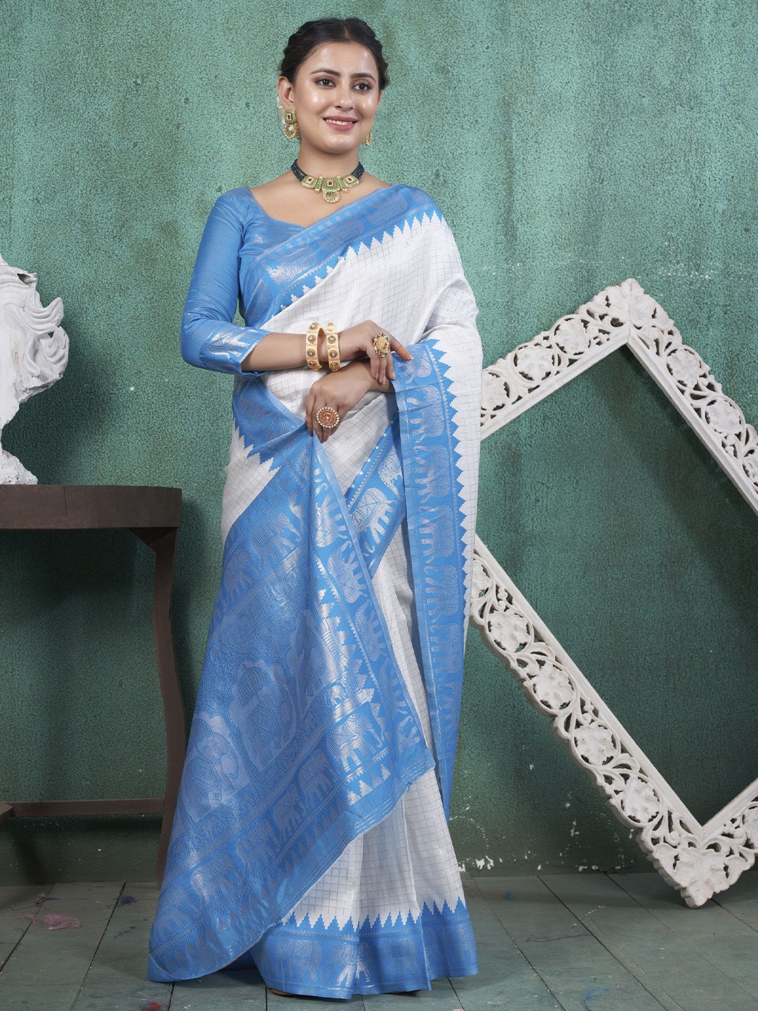 

KAYOMMI Ethnic Motifs Zari Kanjeevaram Saree, Blue