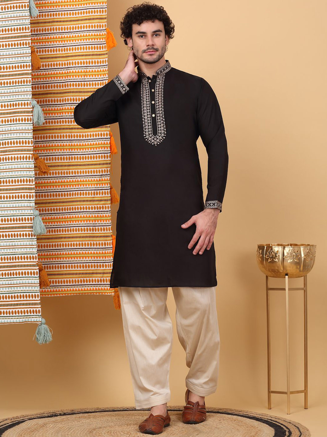 

KRAFT INDIA LUXE Ethnic Motifs Embroidered Cotton Silk Straight Kurta With Salwar, Black