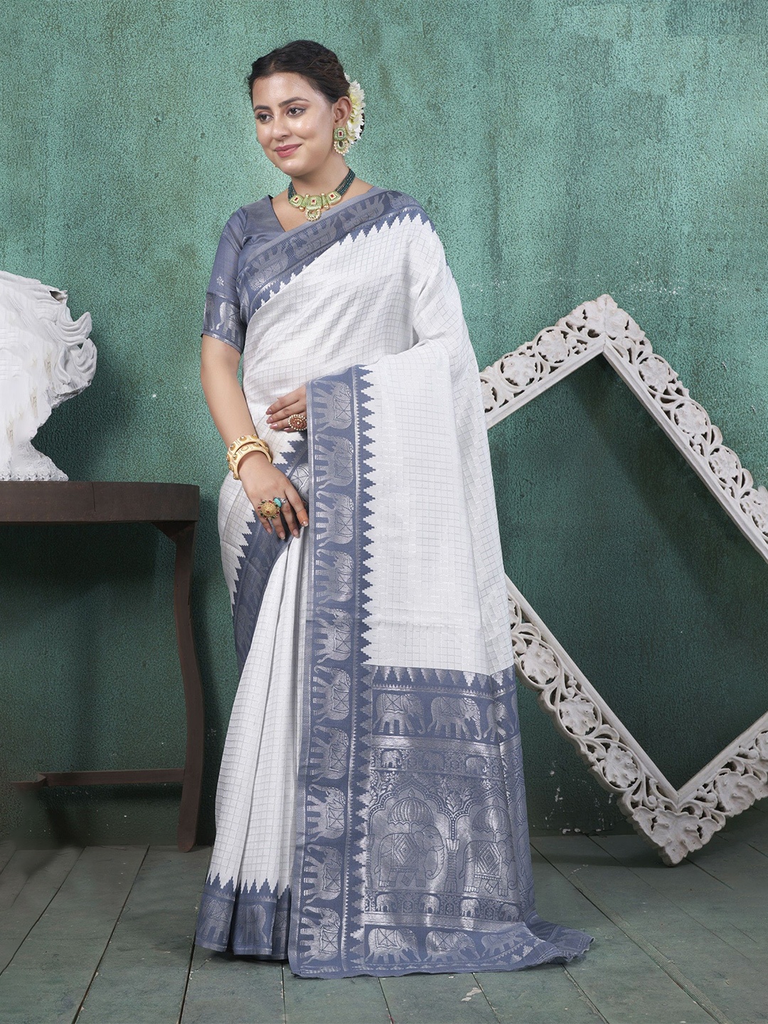 

KAYOMMI women Ethnic Motifs Zari Kanjeevaram Saree, Grey