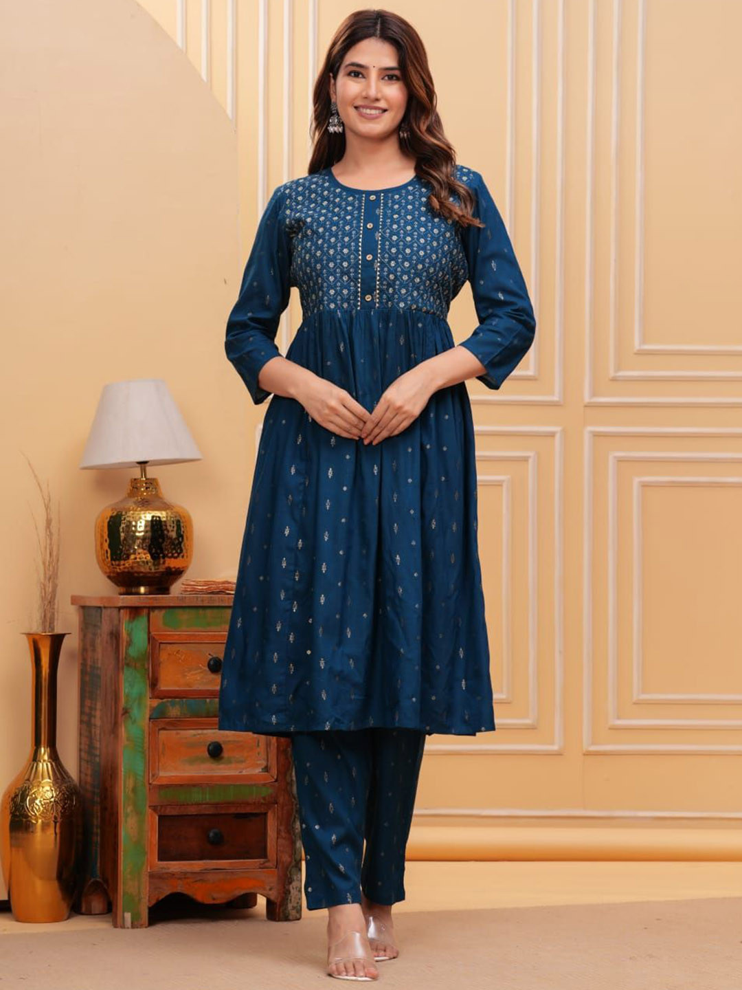 

SIDDHANAM Floral Embroidered Empire Thread Work Anarkali Kurta with Trousers, Navy blue