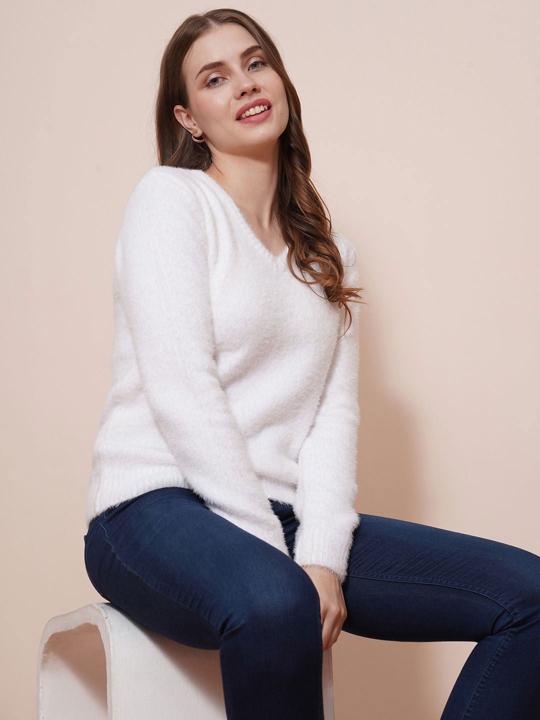 

Globus Women Cable Knit Self Design V-Neck Pullover Sweater, White