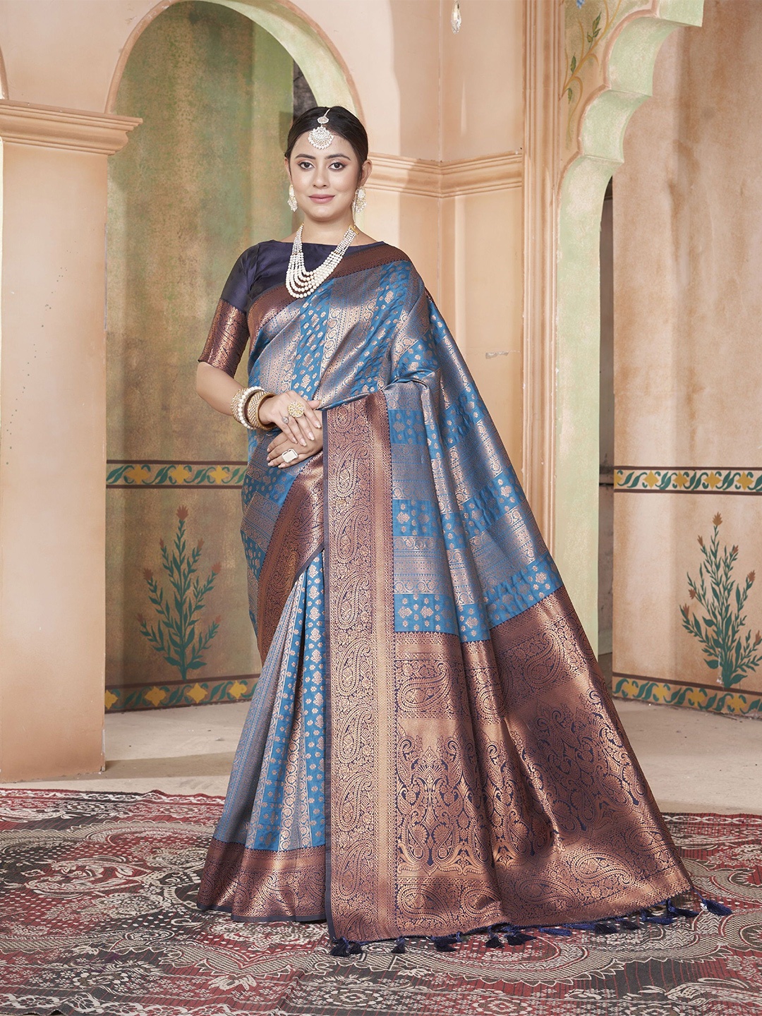 

KAYOMMI Ethnic Motifs Zari Kanjeevaram Saree, Blue