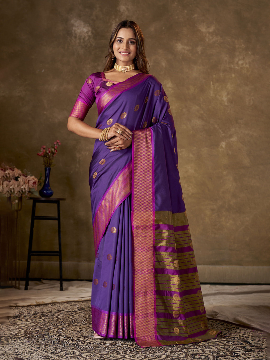 

KAYOMMI Floral Zari Pure Cotton Banarasi Saree, Purple