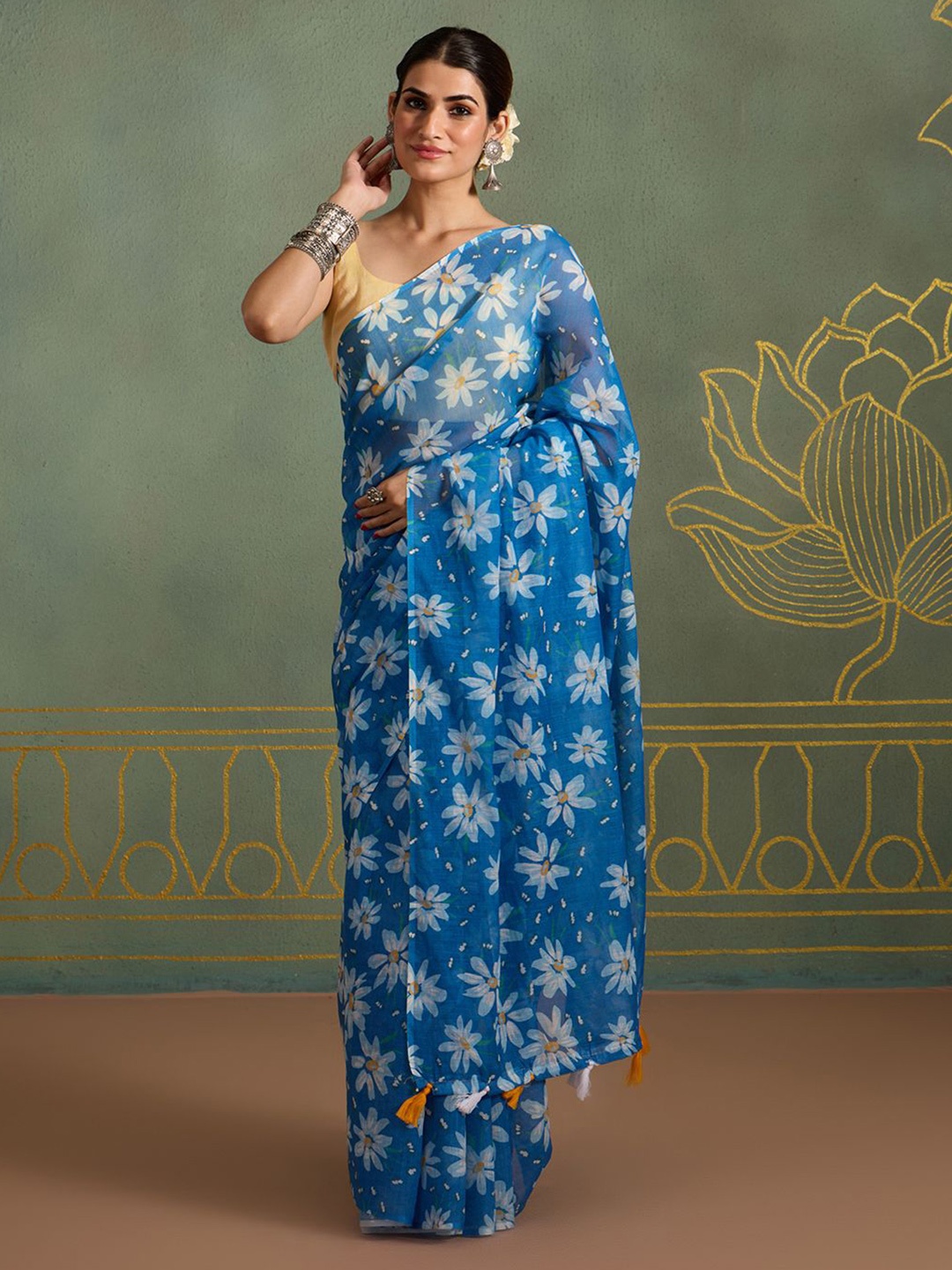 

Likha Floral Printed Pure Linen Saree with Unstitched Blouse, Blue