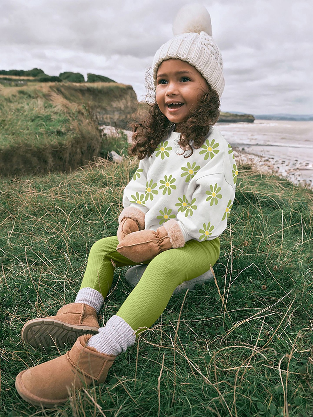

StyleCast x Revolte Girls Printed Pure Cotton Top with Leggings, Green