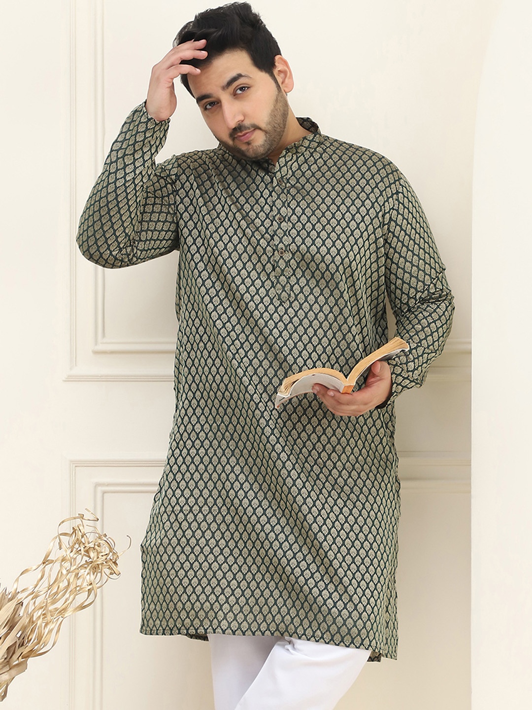 

SOJANYA PLUS Size Ethnic Motifs Woven Design Band Collar Straight Kurta, Green