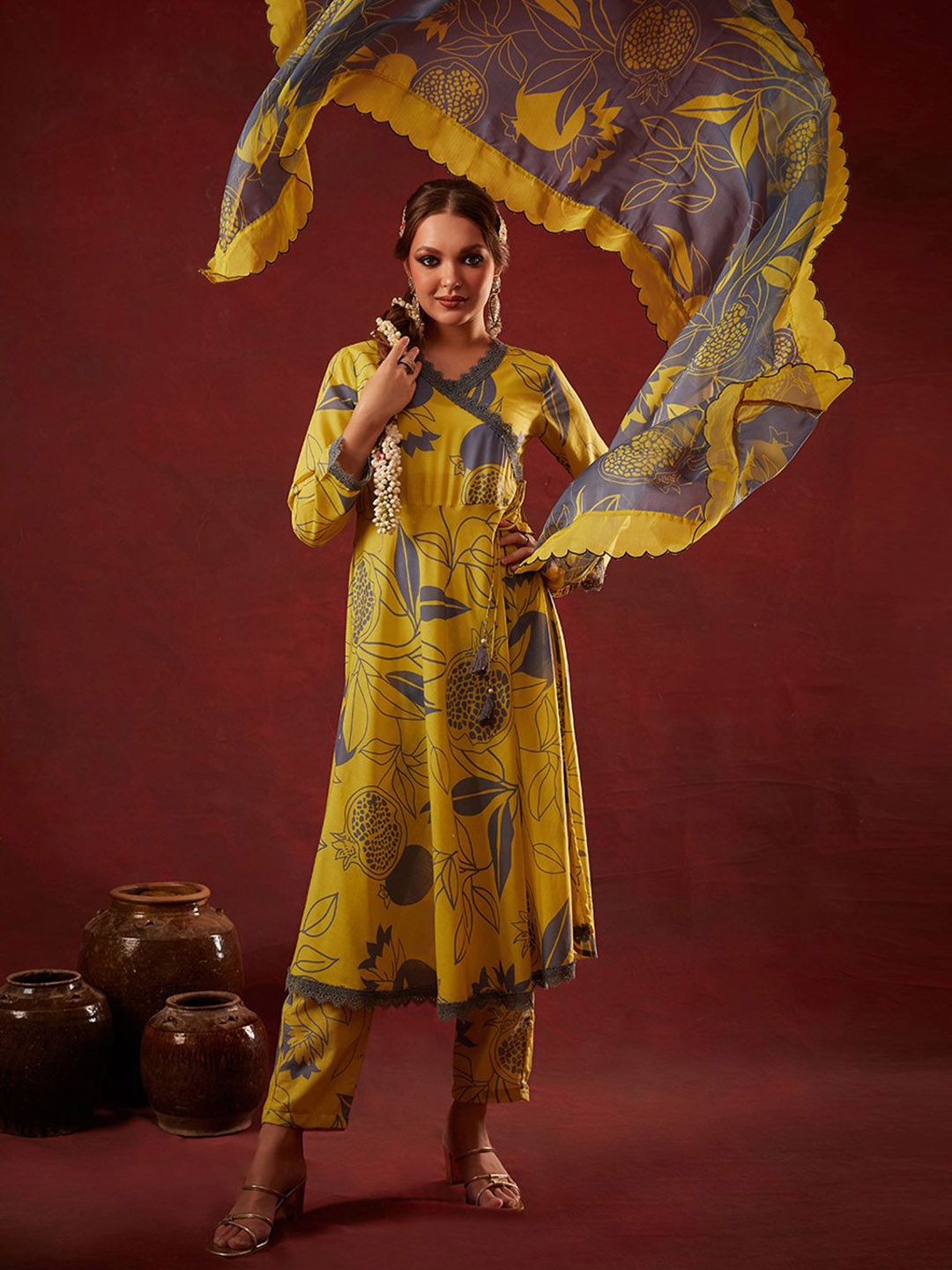 

HEEPOSH Floral Printed Pure Cotton Kurta with Trousers & Dupatta, Yellow