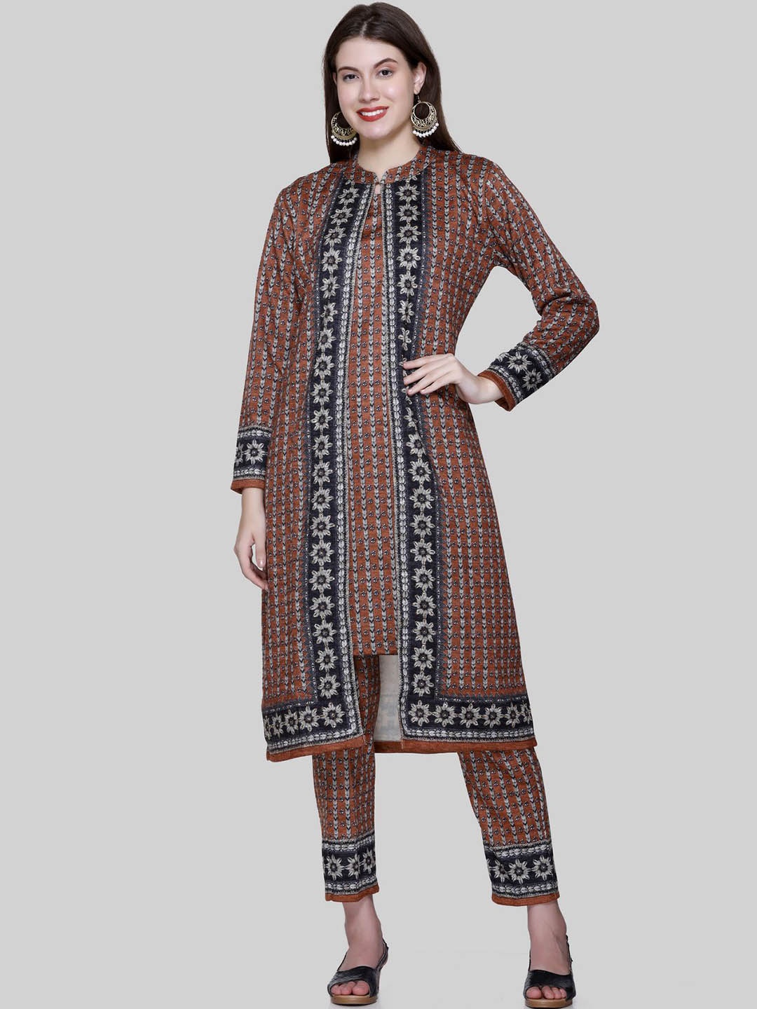 

A & Y Geometric Woven Design Regular Straight Kurta with Trousers & Shrug, Brown