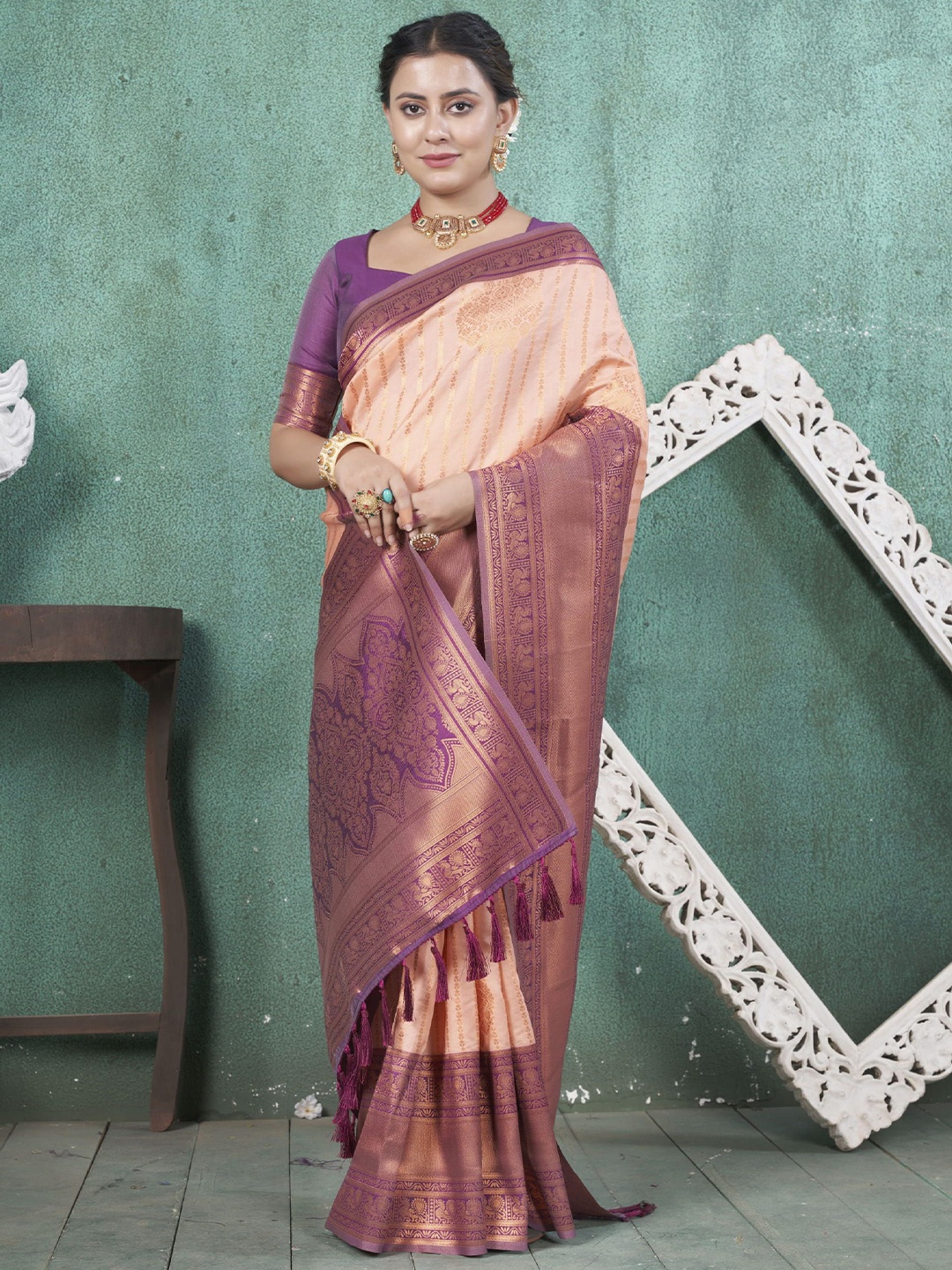 

KAYOMMI Ethnic Motifs Zari Kanjeevaram Saree, Peach