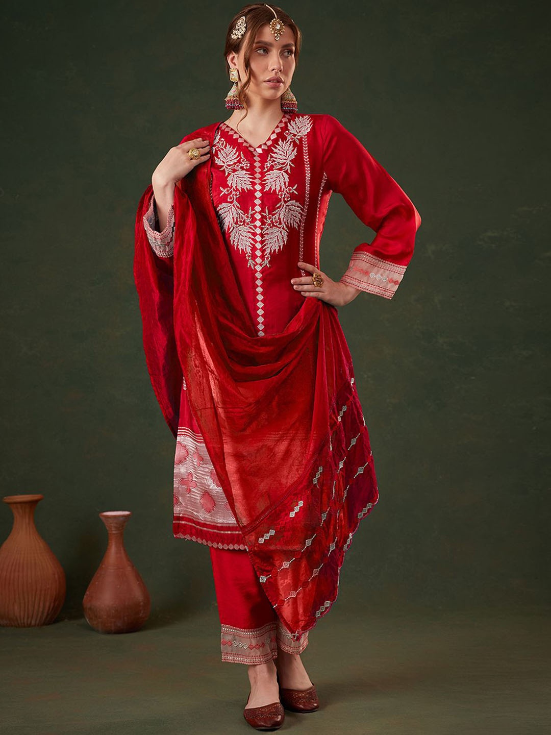 

HEEPOSH Floral Embroidered Thread Work Kurta with Trousers & Dupatta, Red