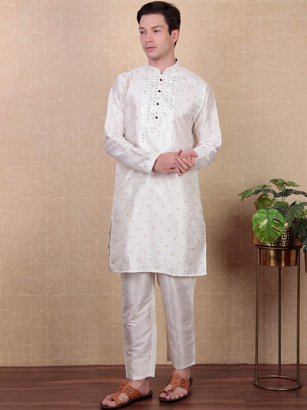 

Koshin Ethnic Motifs Embroidered Regular Mirror Work Straight Kurta with Pyjamas, White