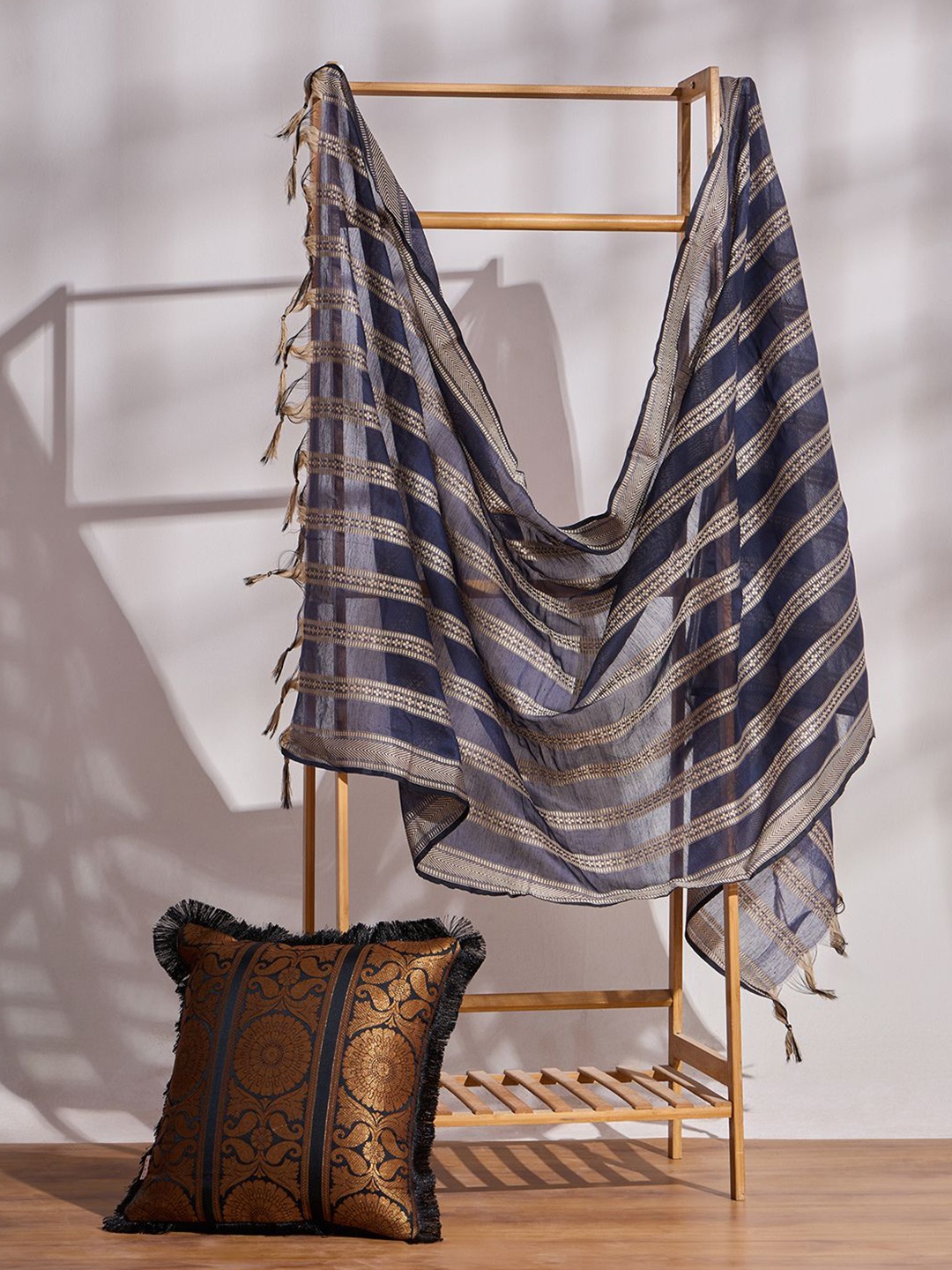

Likha Geometric Woven Design Tasselled Duppatta, Navy blue
