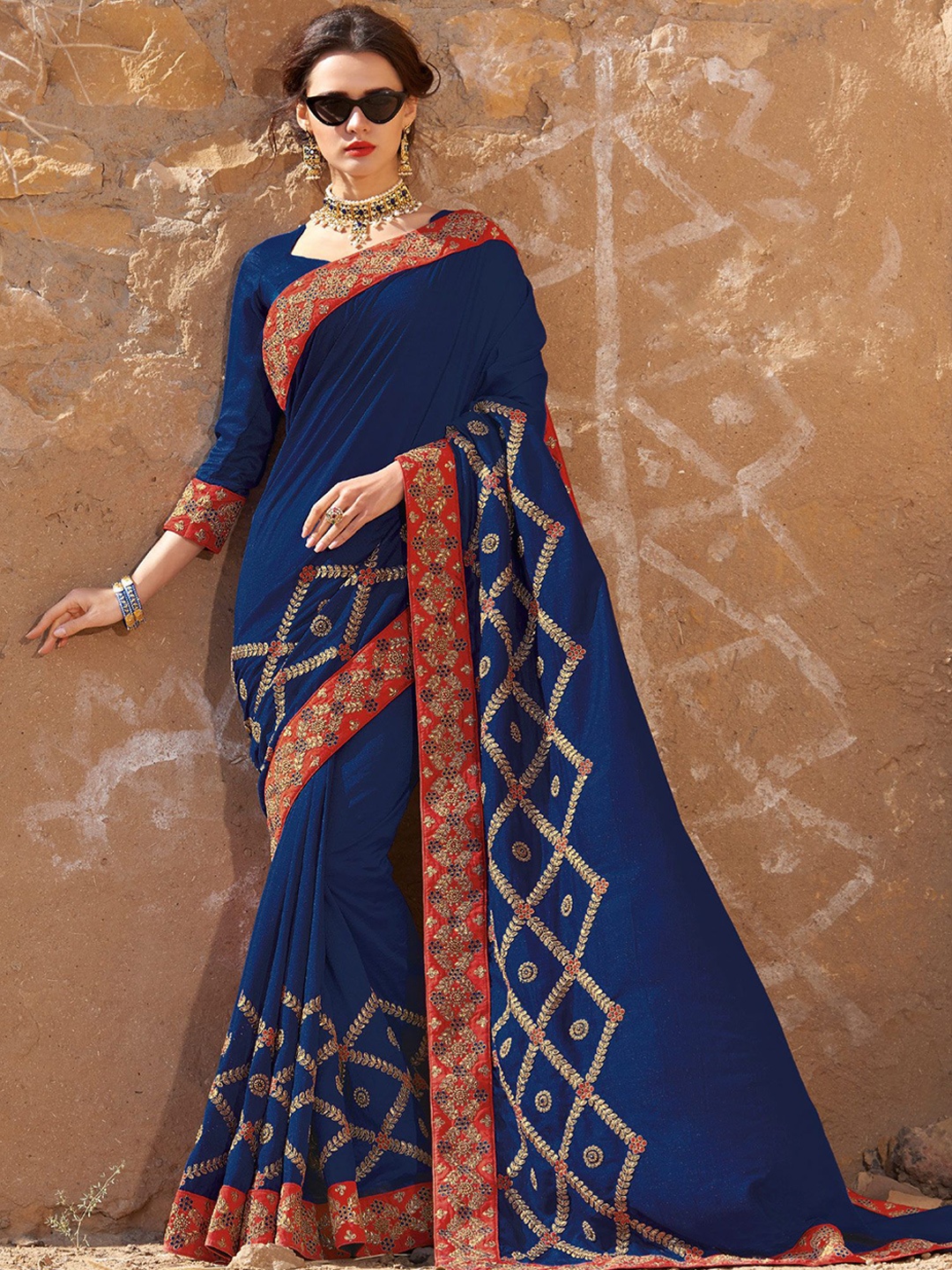

Laxmipati Checked Embroidered Saree, Navy blue
