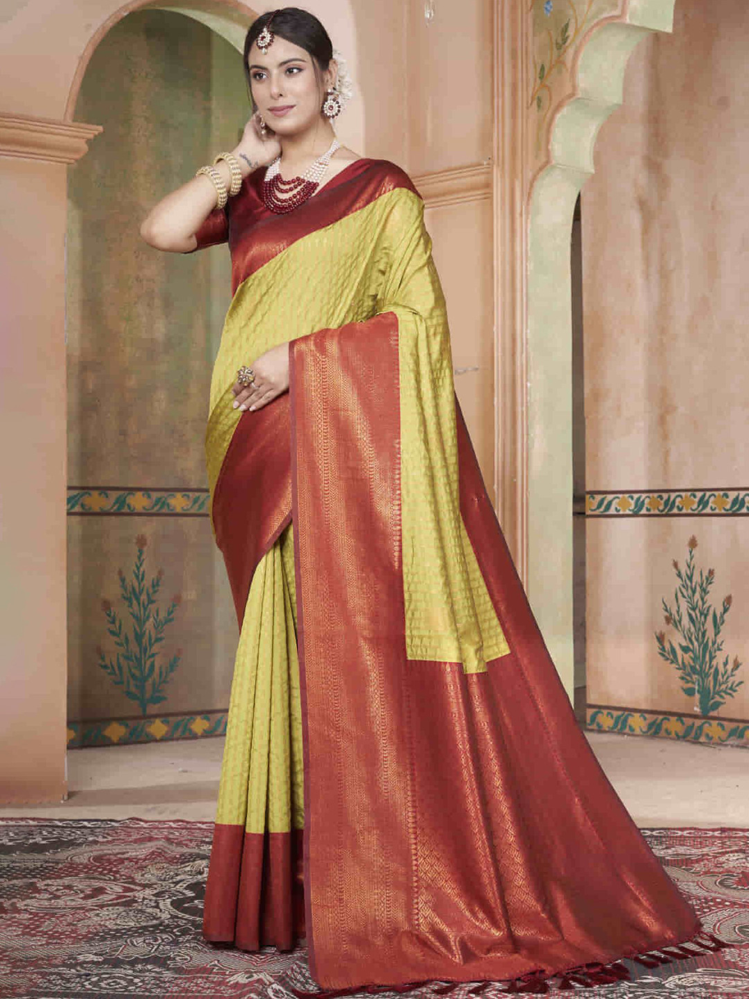 

KAYOMMI Woven Design Zari Kanjeevaram Saree, Green