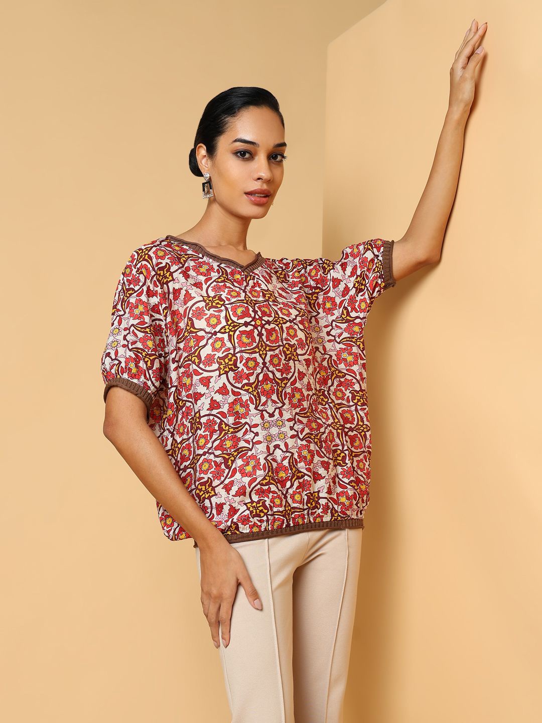 

SHOWOFF Women Floral Printed V-Neck Top, Red