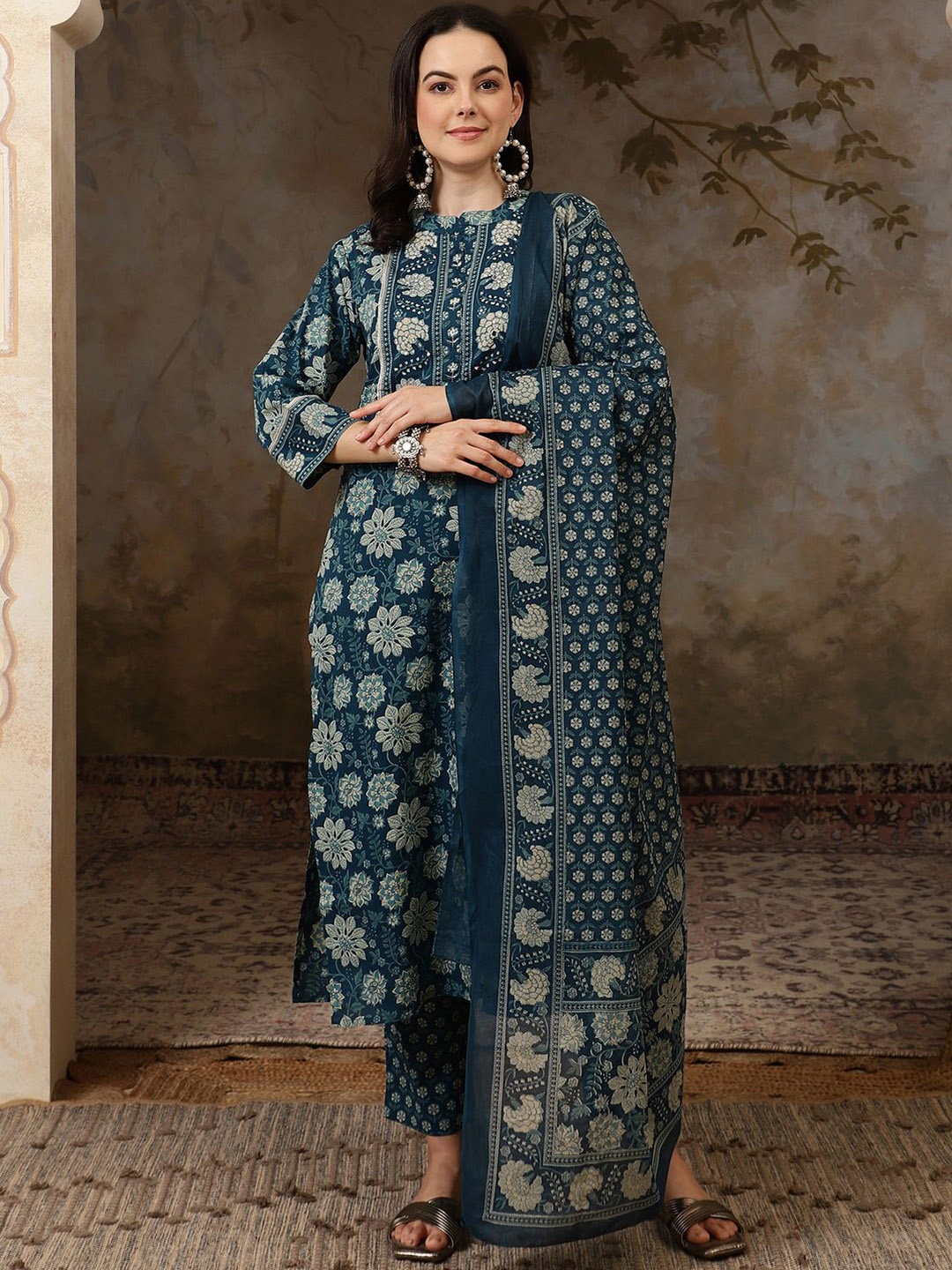 

Sangria Blue Floral Printed Mandarin Collar Pure Cotton Kurta With Trousers & Dupatta