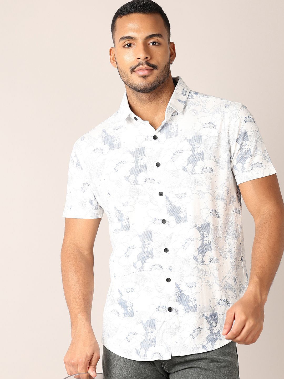 

V-Mart Men Classic Spread Collar Abstract Printed Cotton Casual Shirt, White