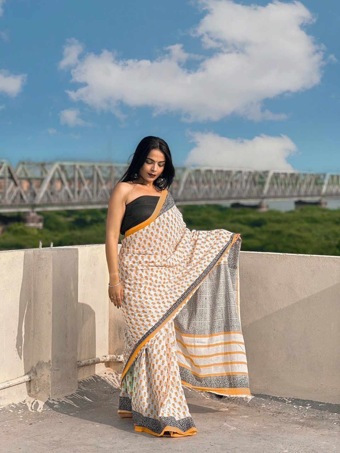 

Anouk Floral Pure Cotton Bagru Saree, White