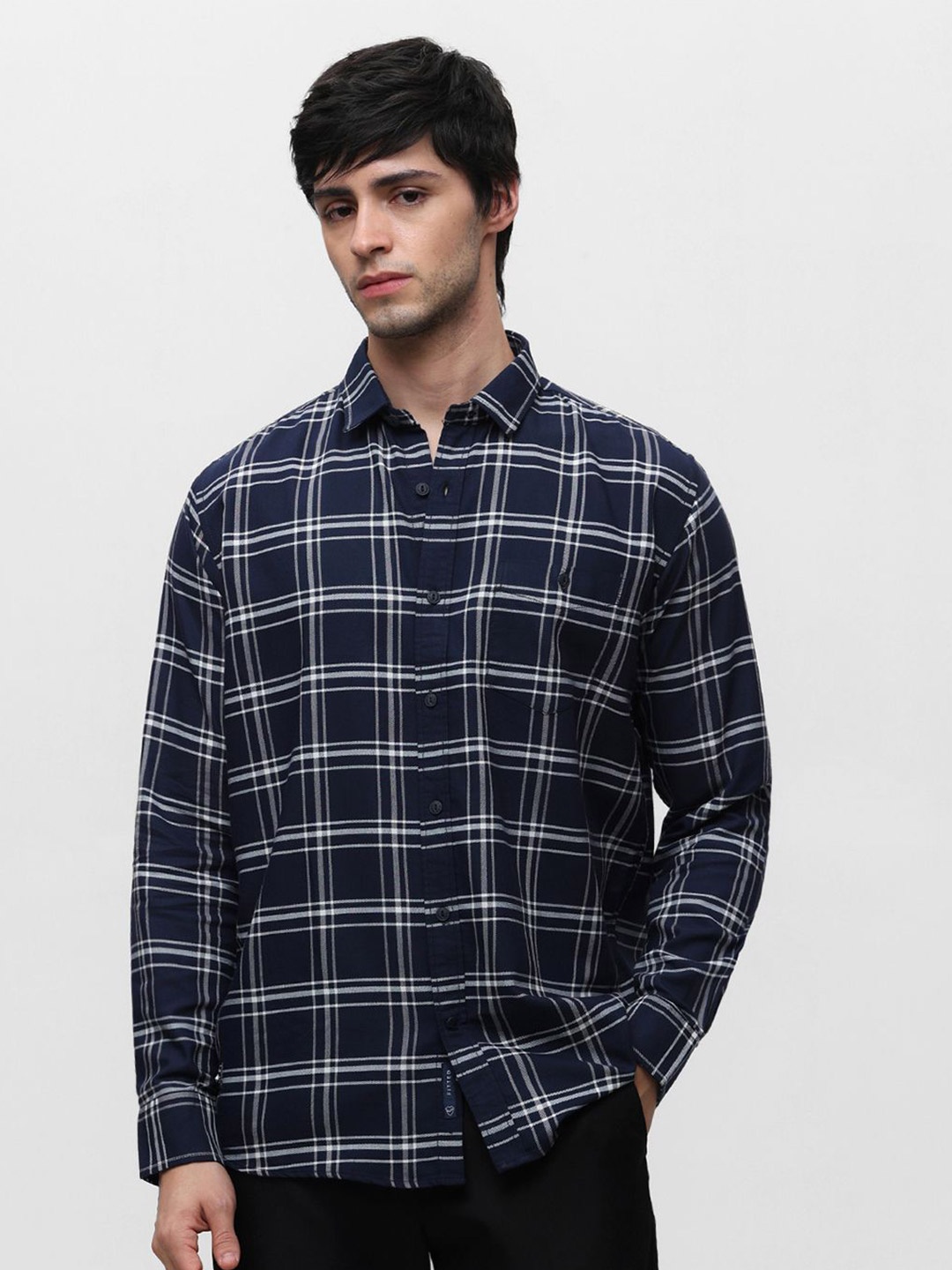 

Klub Fox Men Spread Collar Tartan Checked Cotton Slim Fit Casual Shirt, Navy blue