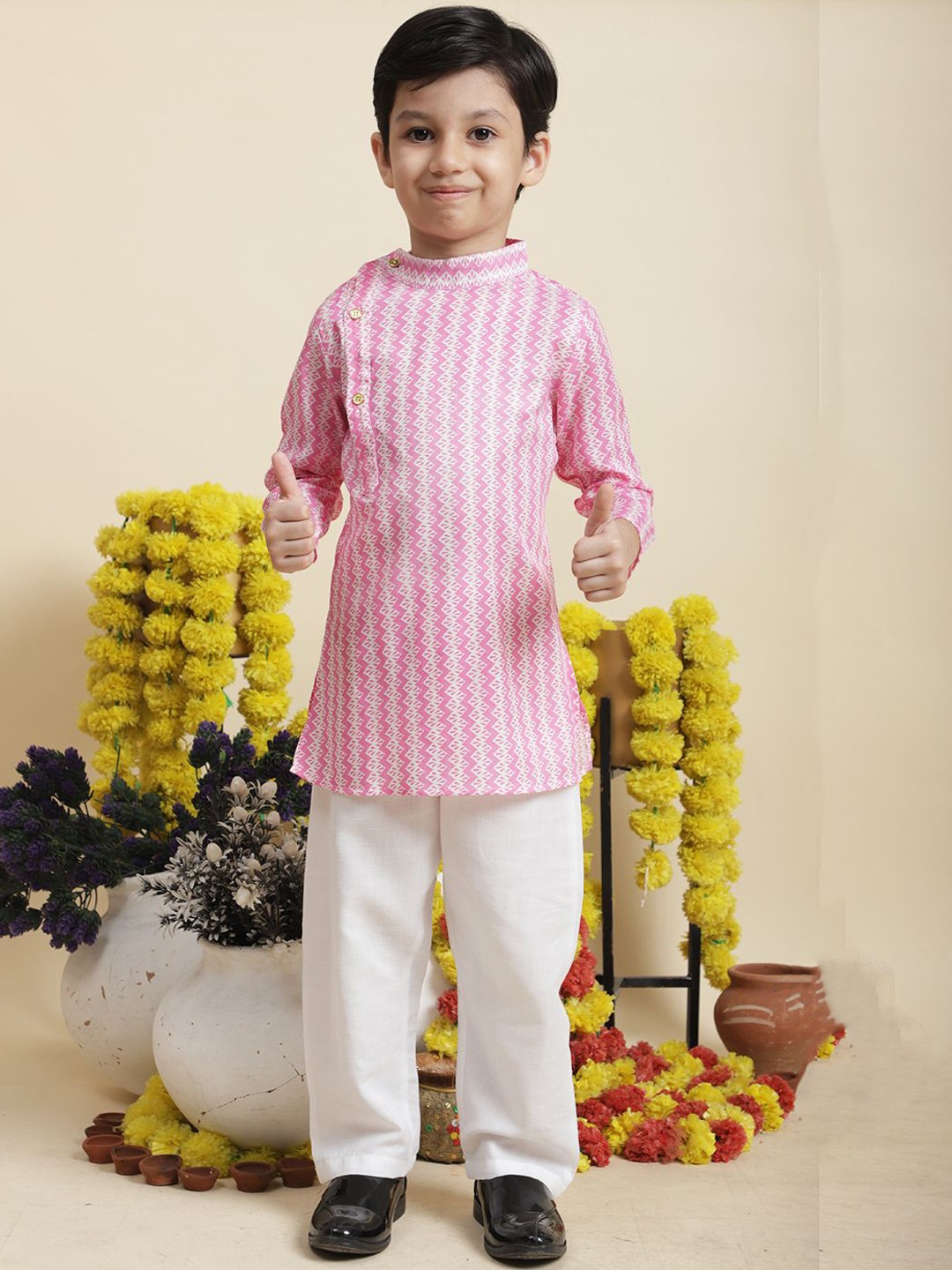 

Cutiekins Boys Geometric Printed Mandarin Collar Straight Kurta With Pyjamas, Pink