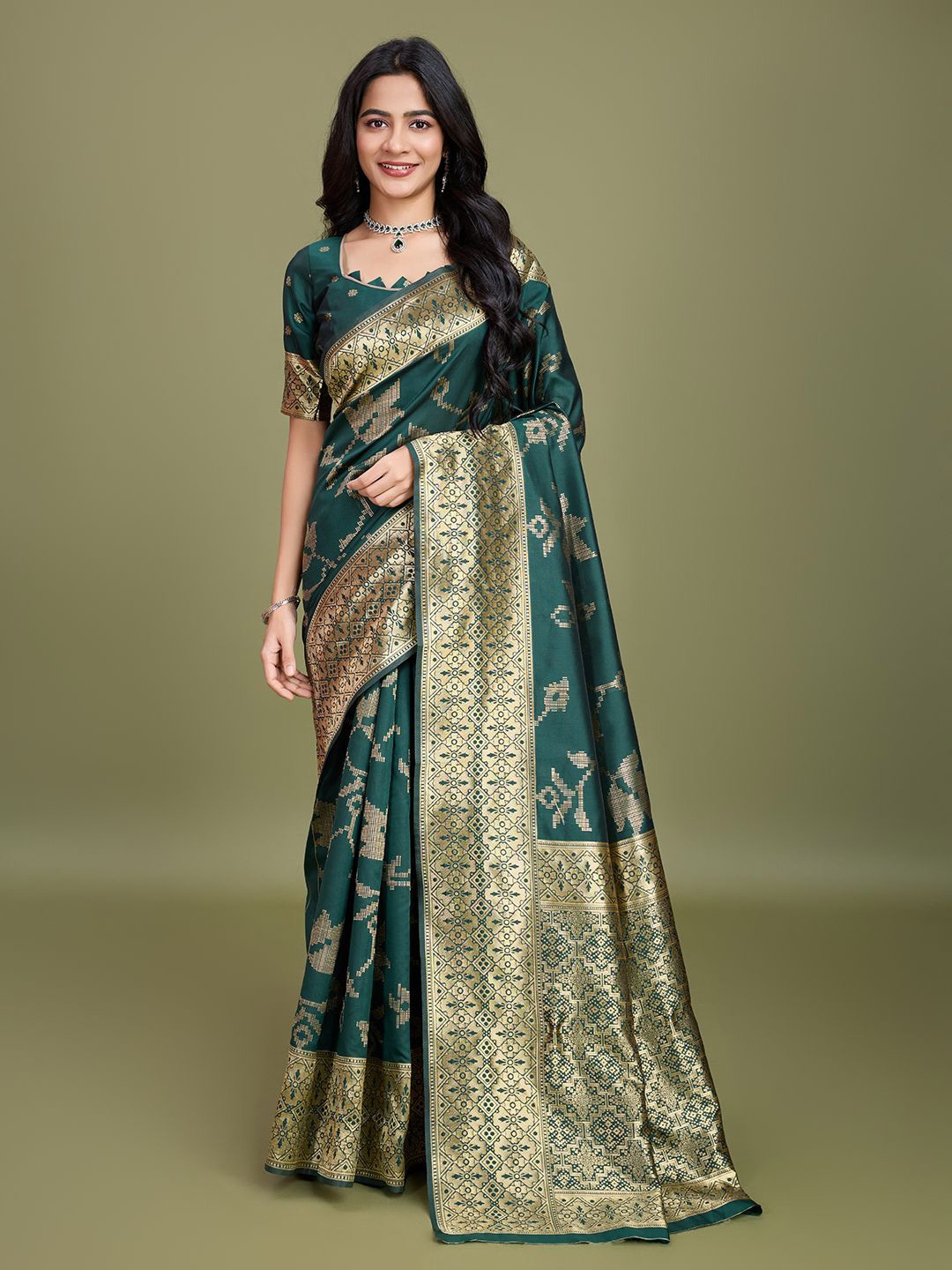 

RICH & ROMAN Woven Design Zari Pure Silk Banarasi Saree, Green