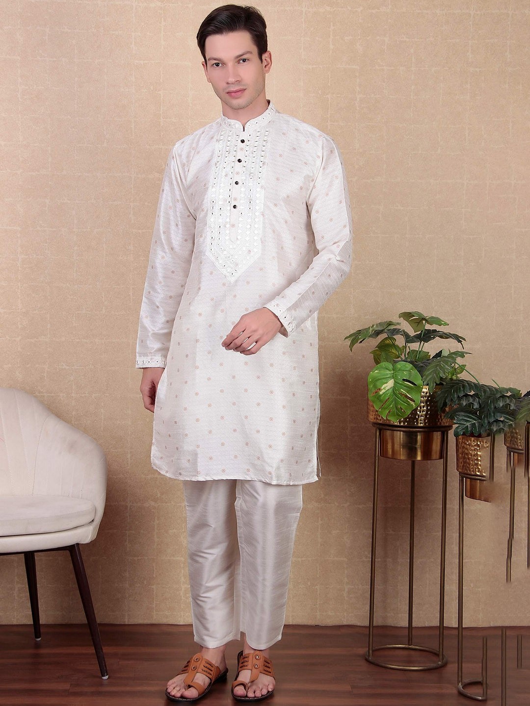 

Cult Indie Ethnic Motifs Embroidered Regular Mirror Work Straight Kurta with Pyjamas, White