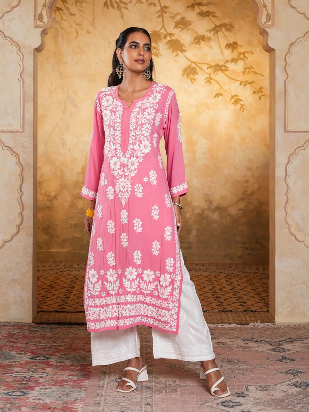 

House of Chikankari Floral Embroidered Notch Neck Cotton Straight Kurta, Pink