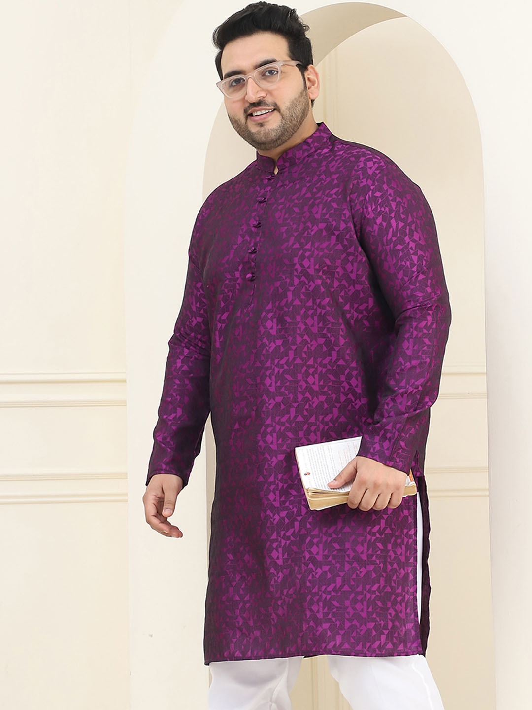 

SOJANYA PLUS Geometric Woven Design Mandarin Collar Regular Silk Straight Kurta, Violet