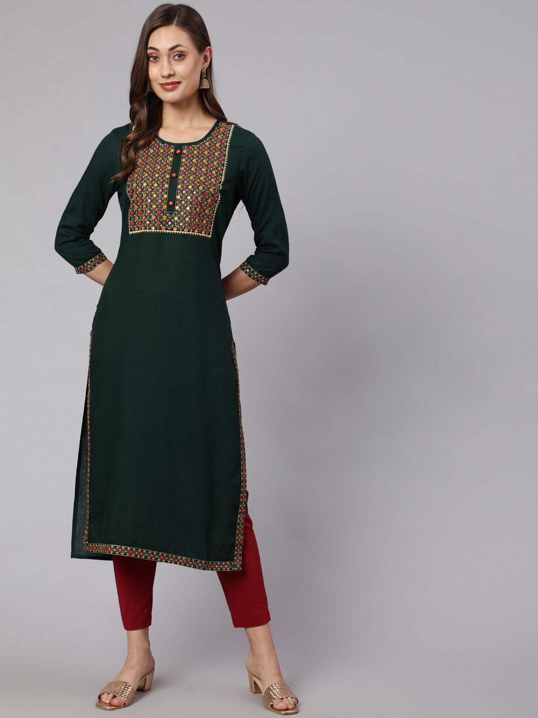 

STYLE ANGEL Floral Yoke Design Thread Work Straight Kurta, Green