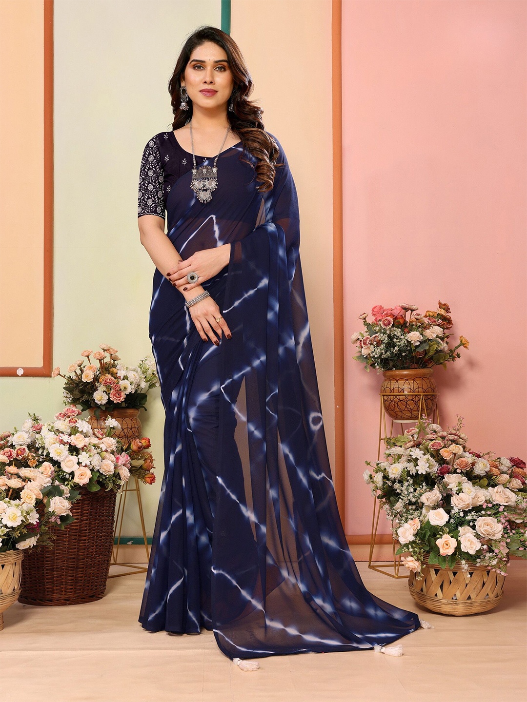 

sareyavella Pure Georgette Leheriya Saree, Blue